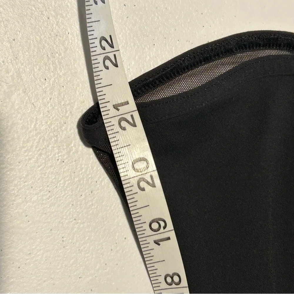 lululemon athletica Black capris sz:4
